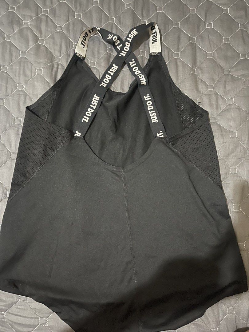 Nike Sportswear (Category: Activewear) located in Minglanilla. Submitted by mi_jin (Listing ID 1470964670, Image 2). Description: .
