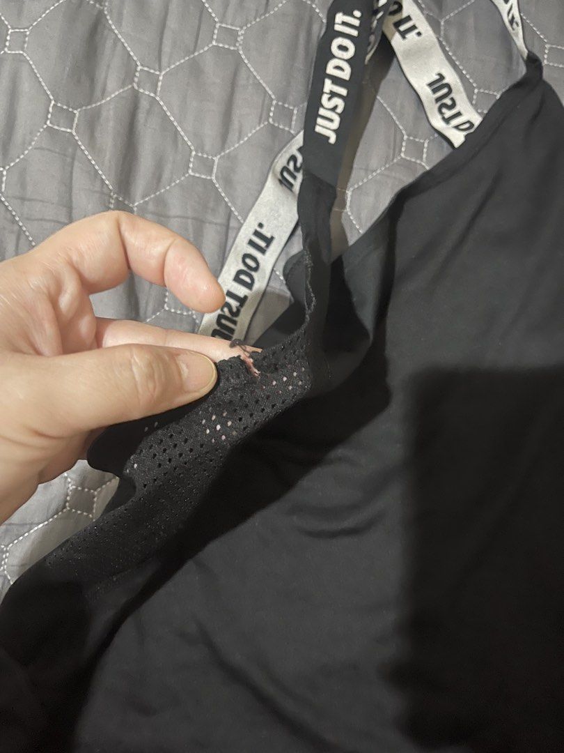 Nike Sportswear (Category: Activewear) located in Minglanilla. Submitted by mi_jin (Listing ID 1470964670, Image 3). Description: .