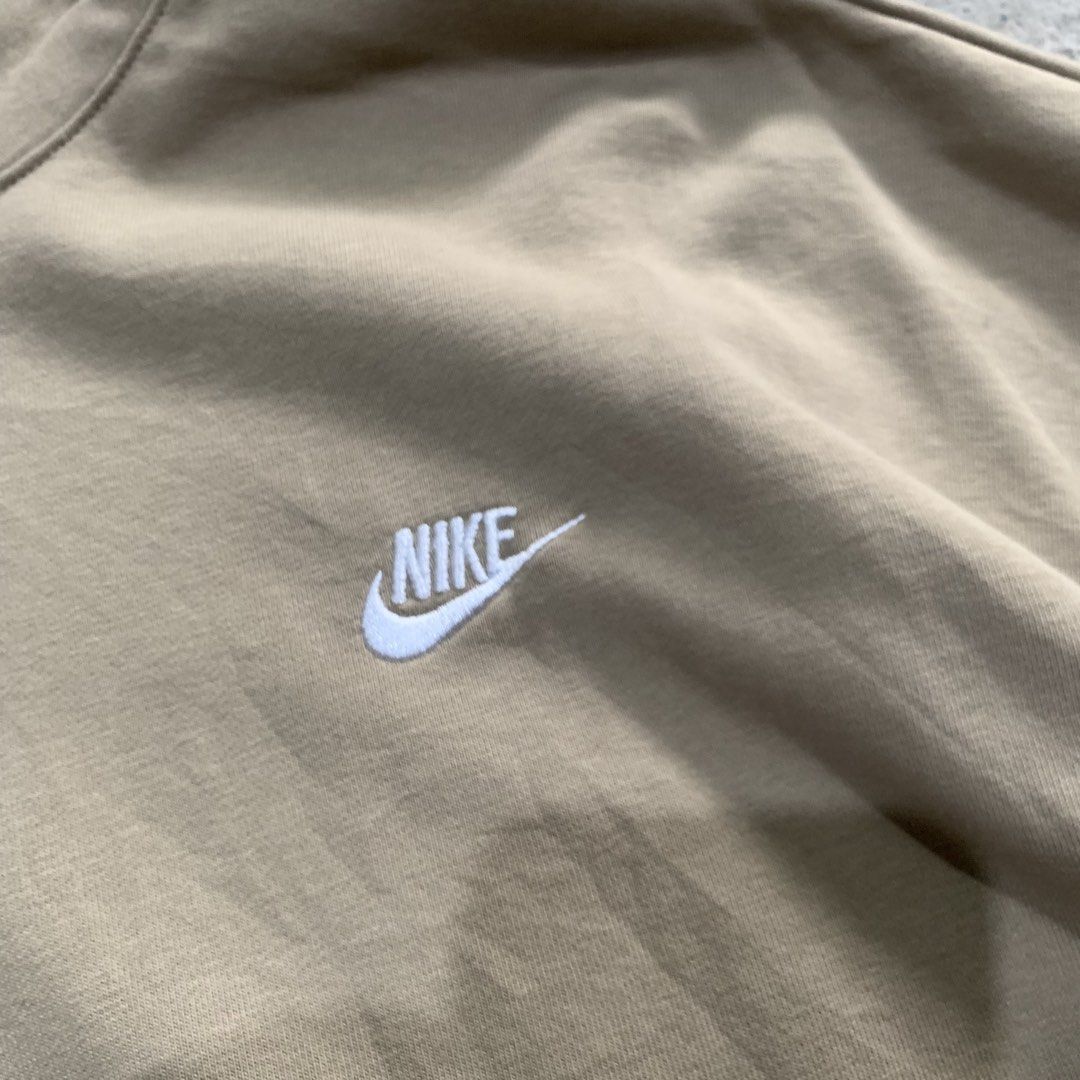 Nike Tan Hoodie Sweatshirt Size M (Category: Hoodies) located in San Pablo. Submitted by thrifttees2ndaccount (Listing ID 1470963453, Image 2). Description: NIKE SIZE: MEDIUM ON TAG DIMES: 25W 26L COLOR RATE: 9.5/10 CONDITION: VGOOD ISSUE: ❌ 499 + SF.