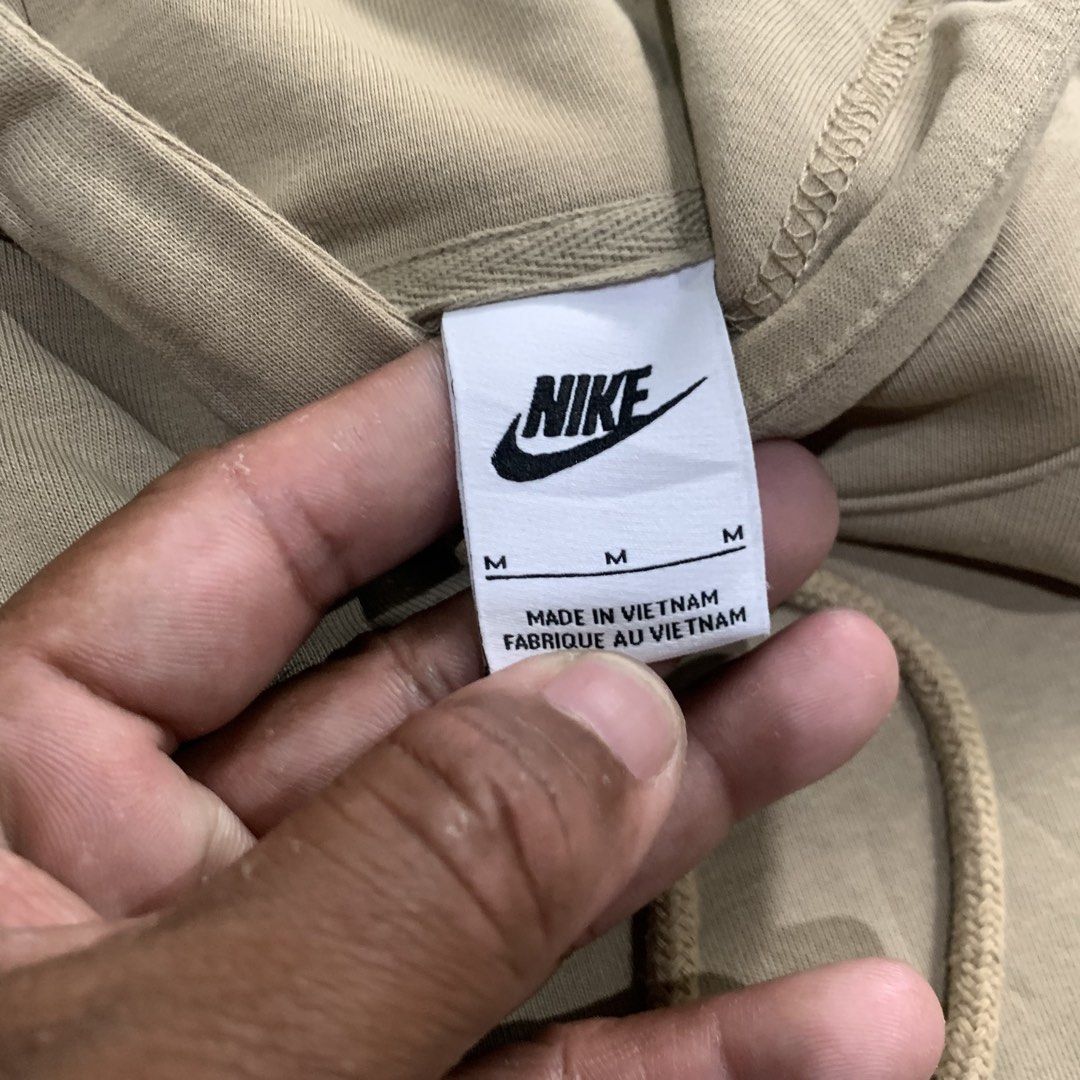 Nike Tan Hoodie Sweatshirt Size M (Category: Hoodies) located in San Pablo. Submitted by thrifttees2ndaccount (Listing ID 1470963453, Image 3). Description: NIKE SIZE: MEDIUM ON TAG DIMES: 25W 26L COLOR RATE: 9.5/10 CONDITION: VGOOD ISSUE: ❌ 499 + SF.