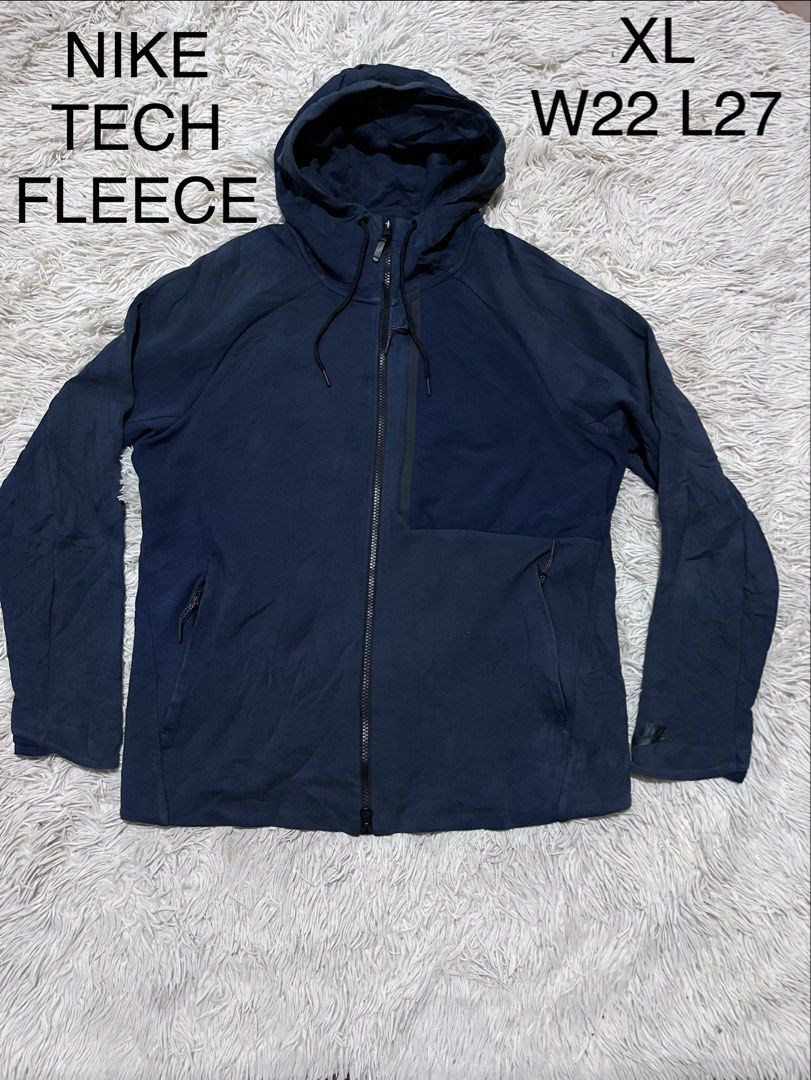 NIKE TECH FLEECE (Category: Coats, Jackets and Outerwear) located in Kabankalan. Submitted by miaangelar73343 (Listing ID 1471060480, Image 1). Description: .