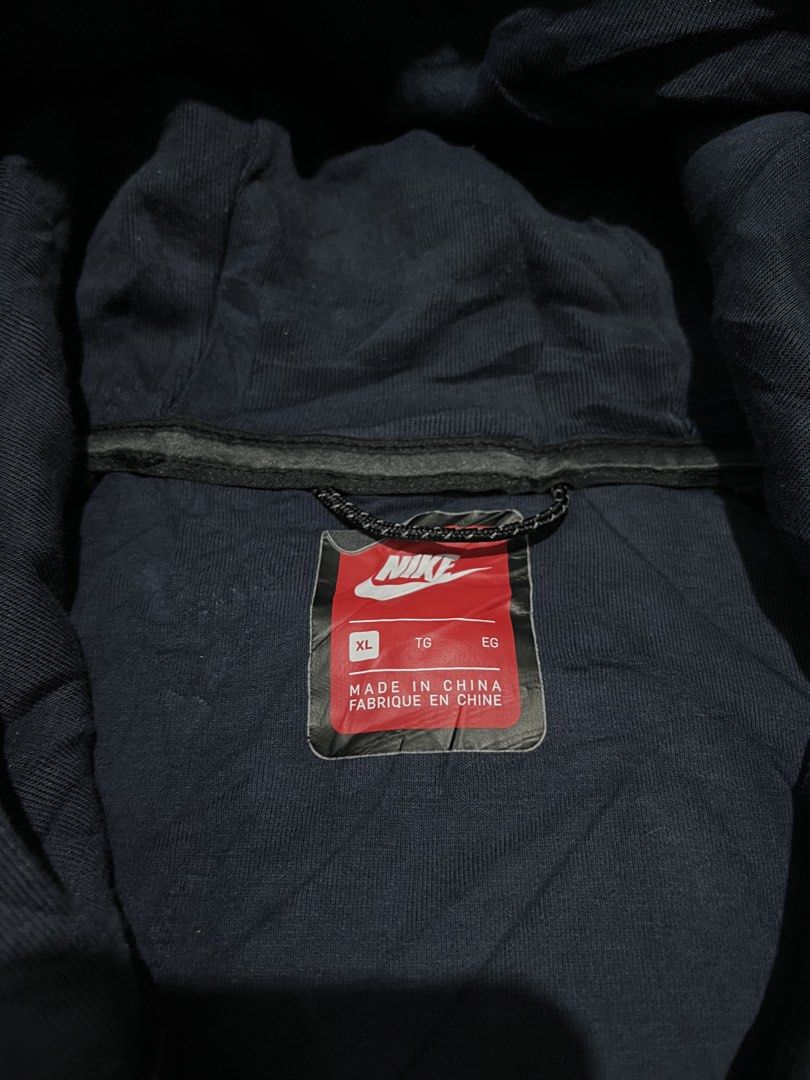 NIKE TECH FLEECE (Category: Coats, Jackets and Outerwear) located in Kabankalan. Submitted by miaangelar73343 (Listing ID 1471060480, Image 2). Description: .