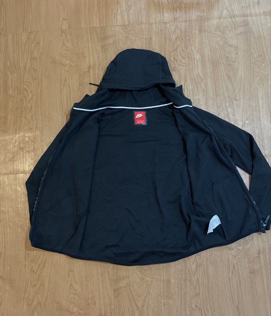 Nike Tech Men’s Full Zip Hoodie (Category: Coats, Jackets and Outerwear) located in Bacolod City. Submitted by maxpeynthrift (Listing ID 1470946598, Image 3). Description: Size Medium W 21 L 24 to 26 Excellent condition No issue.