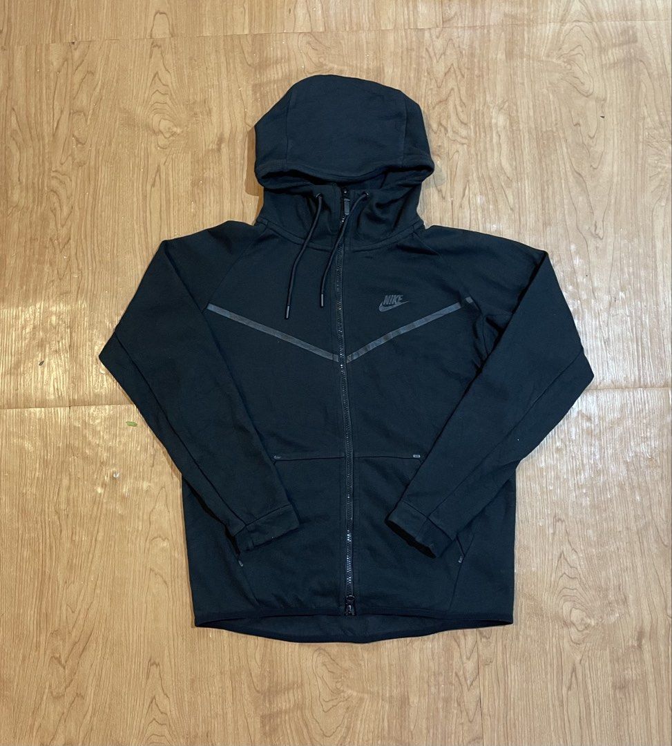 Nike Tech Men’s Full Zip Hoodie (Category: Coats, Jackets and Outerwear) located in Bacolod City. Submitted by maxpeynthrift (Listing ID 1470946598, Image 1). Description: Size Medium W 21 L 24 to 26 Excellent condition No issue.