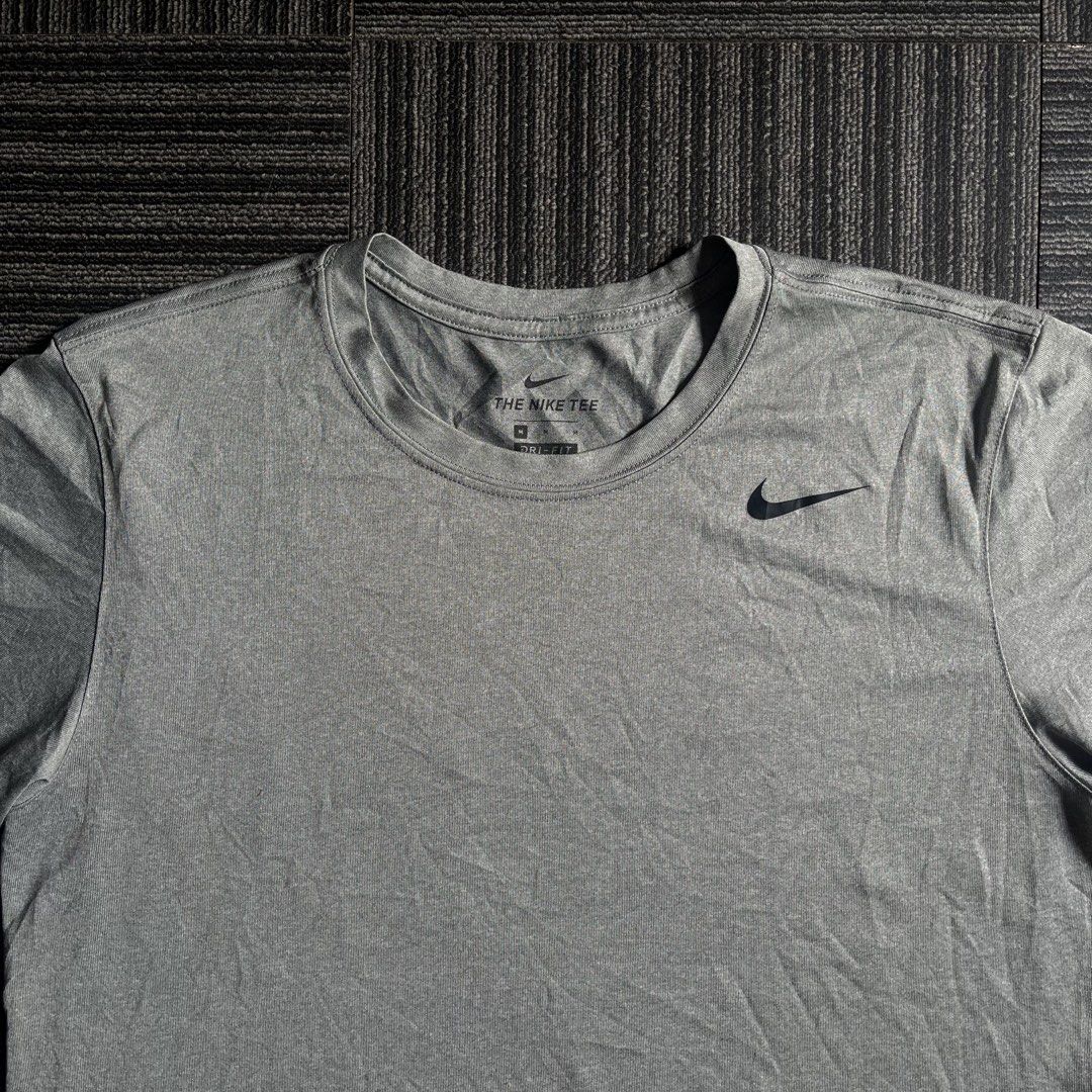 NIKE Tee Logo Shirt Mens (Category: Activewear) located in Imus. Submitted by thriftsportph (Listing ID 1470957830, Image 2). Description: NIKE Tee Logo Shirt Mens 👕Size on Tag: Medium 📏Dimension L 26” W 20” 🔖Price 380 .