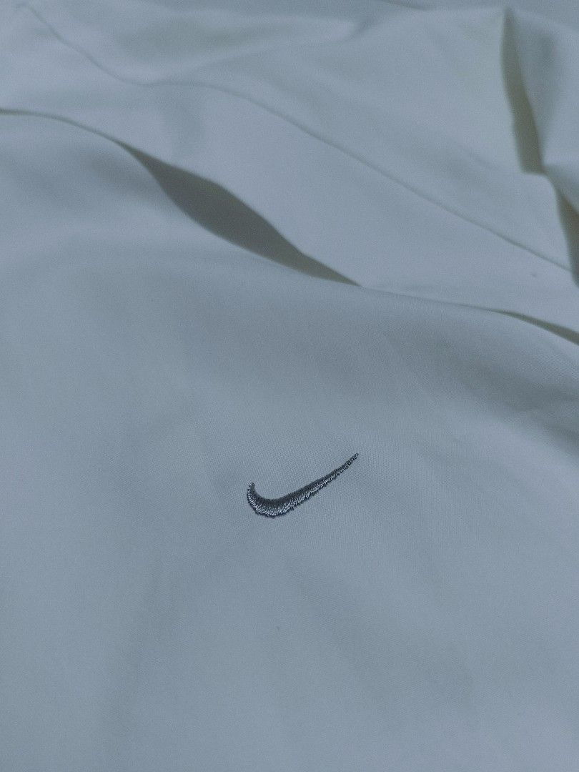 Nike wind breaker jacket (Category: Coats, Jackets and Outerwear) located in Bacoor. Submitted by toffs16 (Listing ID 1470937323, Image 3). Description: like new condition size large embroidered logo.