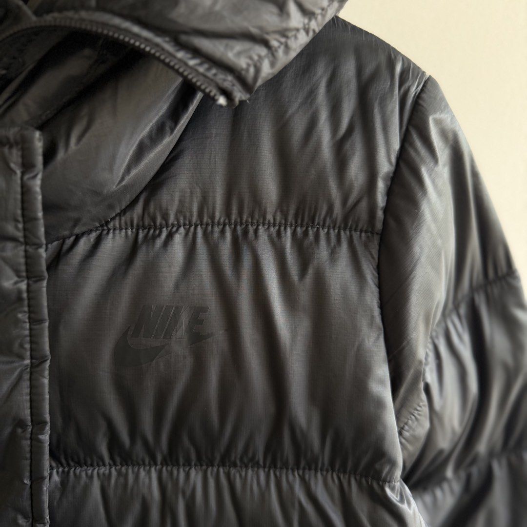Nike Women’s Puffer Jacket (Category: Coats, Jackets and Outerwear) located in San Fernando. Submitted by jorjorr (Listing ID 1471072352, Image 3). Description: Nike Women’s Puffer Jacket Large on tag 21 width 25 length Excellent condition No issue P1,499.