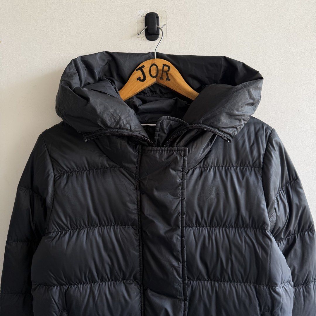 Nike Women’s Puffer Jacket (Category: Coats, Jackets and Outerwear) located in San Fernando. Submitted by jorjorr (Listing ID 1471072352, Image 2). Description: Nike Women’s Puffer Jacket Large on tag 21 width 25 length Excellent condition No issue P1,499.
