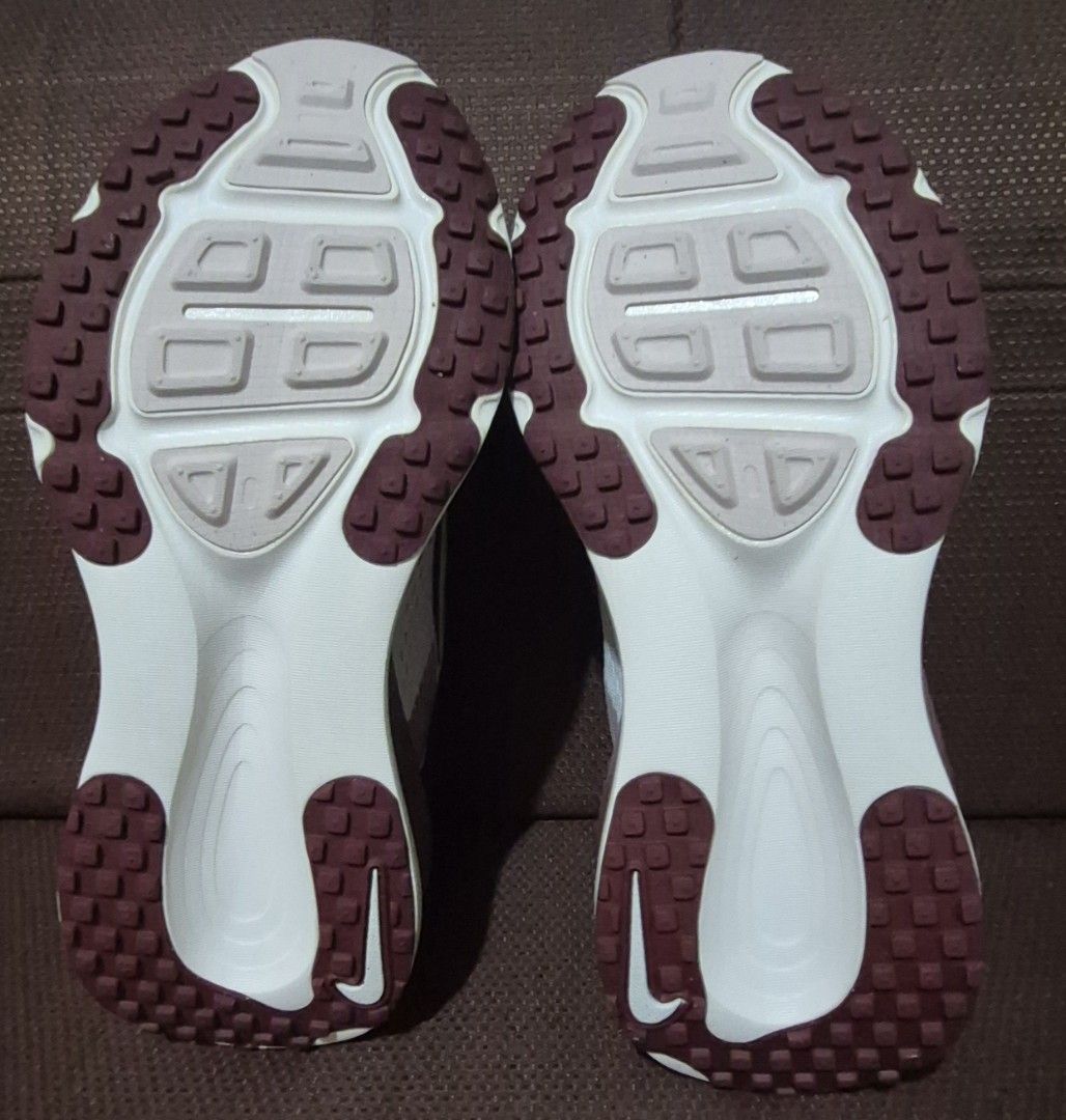 Nike Womens Vomero 18 (Category: Sneakers) located in Manila. Submitted by jm1218 (Listing ID 1471045649, Image 3). Description: Material:HM6804-108 Size:7.