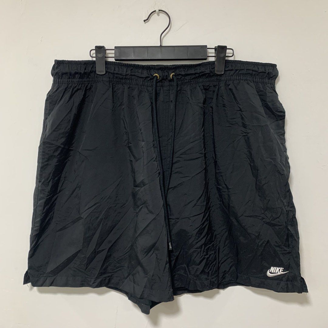 Nike woven (Category: Activewear) located in Cavite. Submitted by yobubsss (Listing ID 1471041562, Image 1). Description: Size XxL 36-42w 19L Good condition Minor issue.