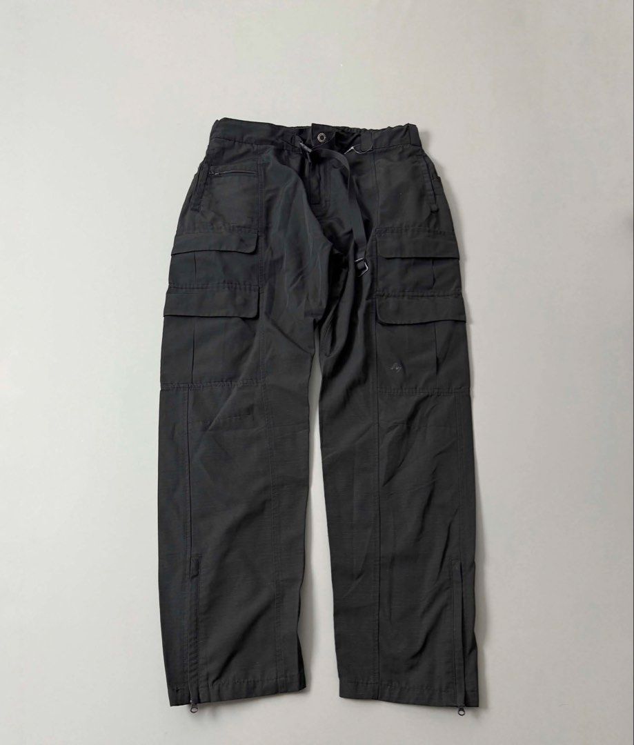 NINEPOINTNINE UTILITY CARGO (Category: Jeans) located in Guagua. Submitted by sweetboyy (Listing ID 1471040636, Image 1). Description: NINEPOINTNINE UTILITY CARGO EXCELLENT CONDITION / ISSUE: FADED LOGO) SIZE MEDIUM ON TAG DIMES: WAISTLINE 32-34 / LENGTH 39 / LEG OPENING 7.5.