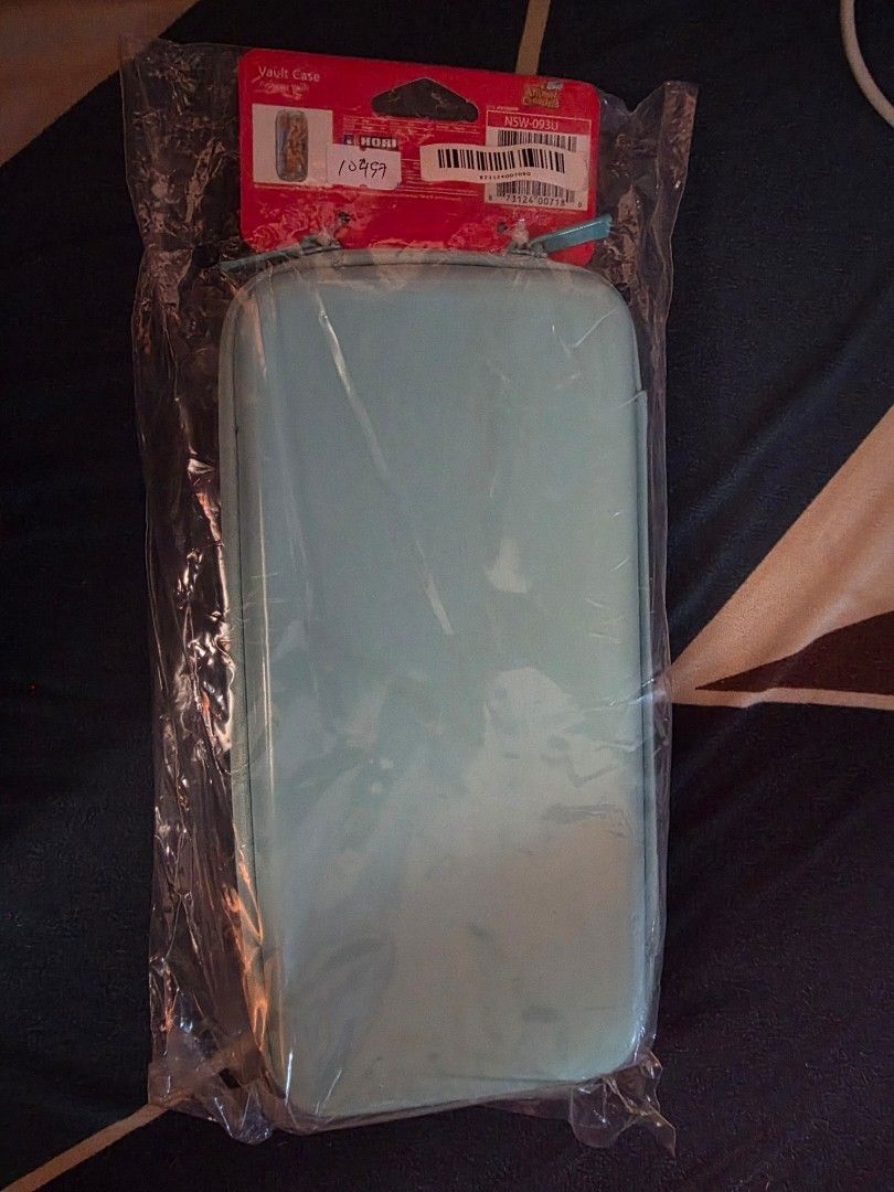 Nintendo Switch Vault Case (Animal Crossing) (Category: Cases & Sleeves) located in Las Pinas. Submitted by fiercelion-d0d391 (Listing ID 1470999581, Image 2). Description: Brand new Animal Crossing switch case for Nintendo Switch 1 and OLED .