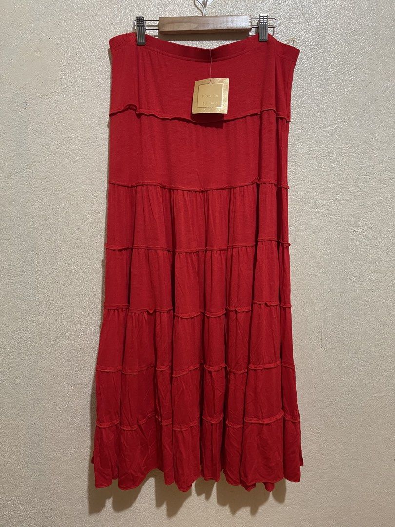 Noni B skirt aus (Category: Skirts) located in San Fernando. Submitted by kristineg21543 (Listing ID 1470997258, Image 1). Description: Decluttering.