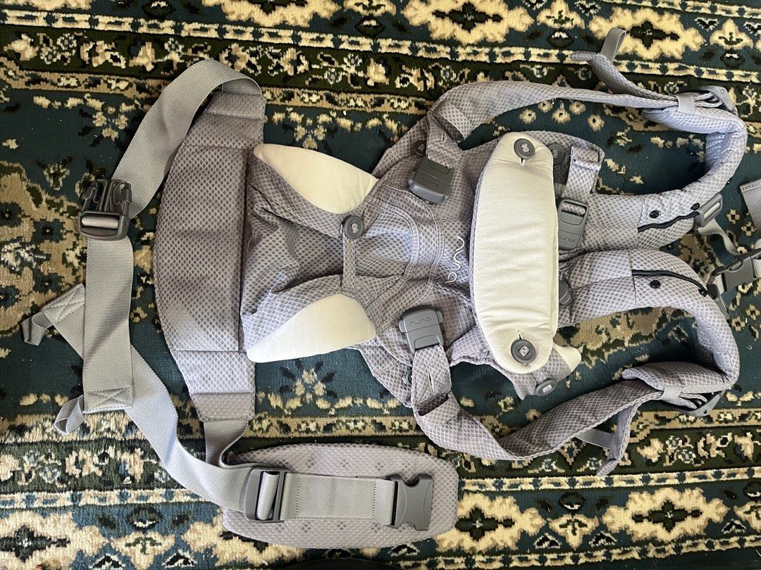 Nuna Cudl Baby Carrier Grey (Category: Carriers & Slings) located in Manila. Submitted by batusaipus03057 (Listing ID 1471021839, Image 2). Description: Permission to Post Admin Nuna CUDL Clik baby Carrier Key FeaturesMaterial: Breathable mesh fabric designed to keep both parent and baby cool.Buckles: Magnetic locking buckles that click securely and easily into place. Support: Padded shoulder straps and a wide, supportive waist belt to reduce str