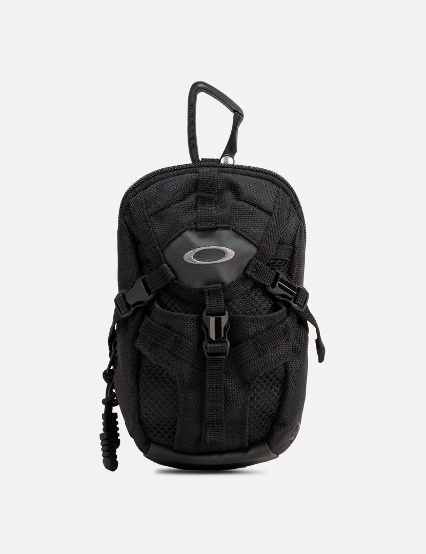 Oakley Icon Pouch, Men's Fashion, Bags, Belt bags, Clutches and Pouches ...