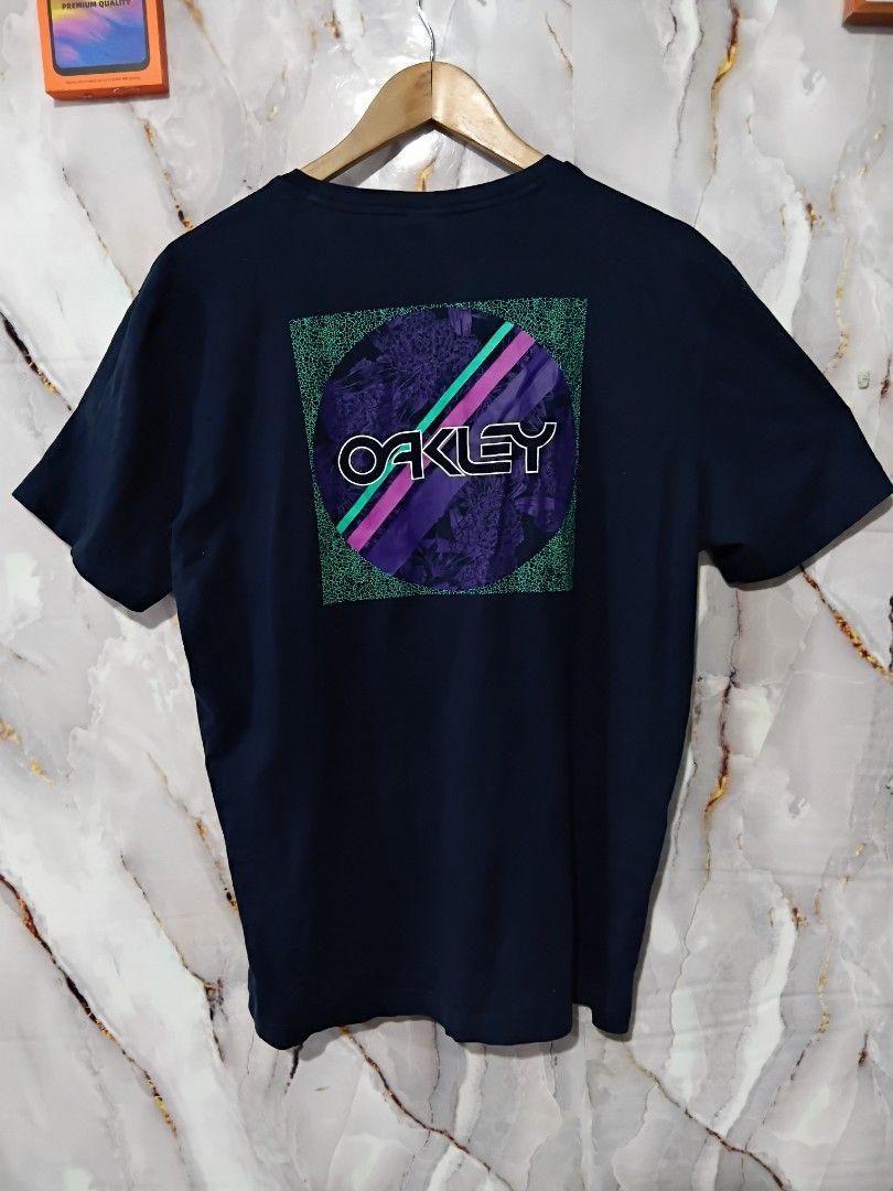 OAKLEY TEE BLUE SHIRT SIZE XL (Category: Tshirts & Polo Shirts ) located in General Mariano Alvarez. Submitted by adonid (Listing ID 1471005315, Image 2). Description: OAKLEY TEE BLUE SHIRT SIZE XL SIGN OF USAGE ISSUE KITA S PIC LOC. GMA CAVITE PHP 400.