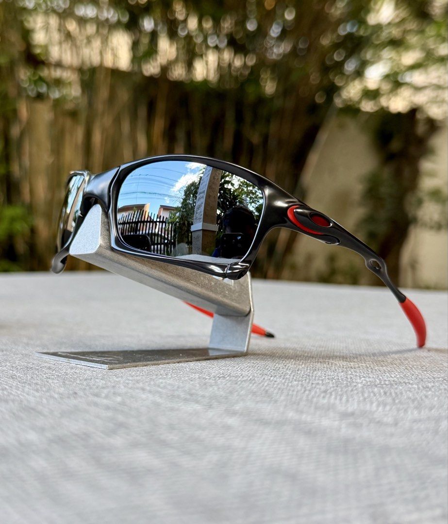 Oakley x-squared ltd Ducati (Category: Sunglasses & Eyewear) located in Bacoor. Submitted by cjton (Listing ID 1470996843, Image 2). Description: Oakley X-squared DUCATI Frame : 10/10 newly restored carbon cerakote SKU Serial Coupler: 10/10 tuned rubbers: 10/10 linegear set Lens: 9/10 or better ( hairline only ) replacement 37,500 only.
