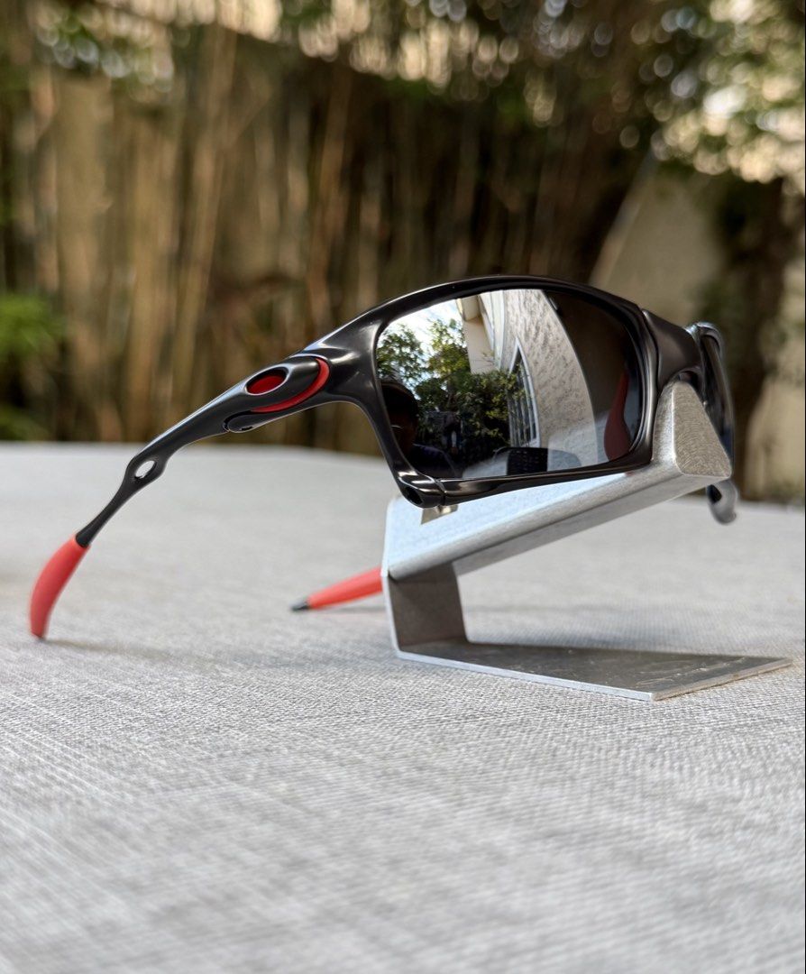 Oakley x-squared ltd Ducati (Category: Sunglasses & Eyewear) located in Bacoor. Submitted by cjton (Listing ID 1470996843, Image 1). Description: Oakley X-squared DUCATI Frame : 10/10 newly restored carbon cerakote SKU Serial Coupler: 10/10 tuned rubbers: 10/10 linegear set Lens: 9/10 or better ( hairline only ) replacement 37,500 only.