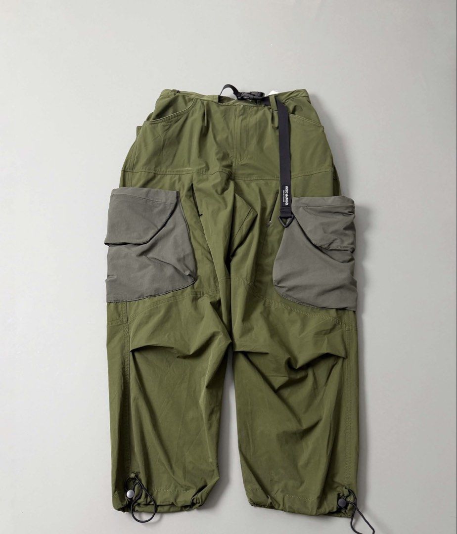 OCTA GAMBOL UTILITY CARGO PANTS (Category: Jeans) located in Guagua. Submitted by sweetboyy (Listing ID 1471042087, Image 1). Description: OCTA GAMBOL UTILITY CARGO PANTS EXCELLENT CONDITION SIZE MEDIUM ON TAG DIMES: WAISTLINE 30-33 / LENGTH 39 / LEG OPENING 8.