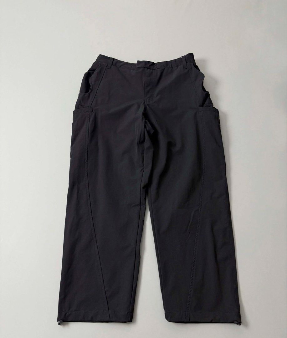 OCTOBOL TECHWEAR PANTS (Category: Jeans) located in Guagua. Submitted by sweetboyy (Listing ID 1471040135, Image 1). Description: OCTOBOL TECHWEAR PANTS EXCELLENT CONDITION SIZE LARGE ON TAG DIMES: WAISTLINE 32-36 / LENGTH 39 / LEG OPENING 8.5.