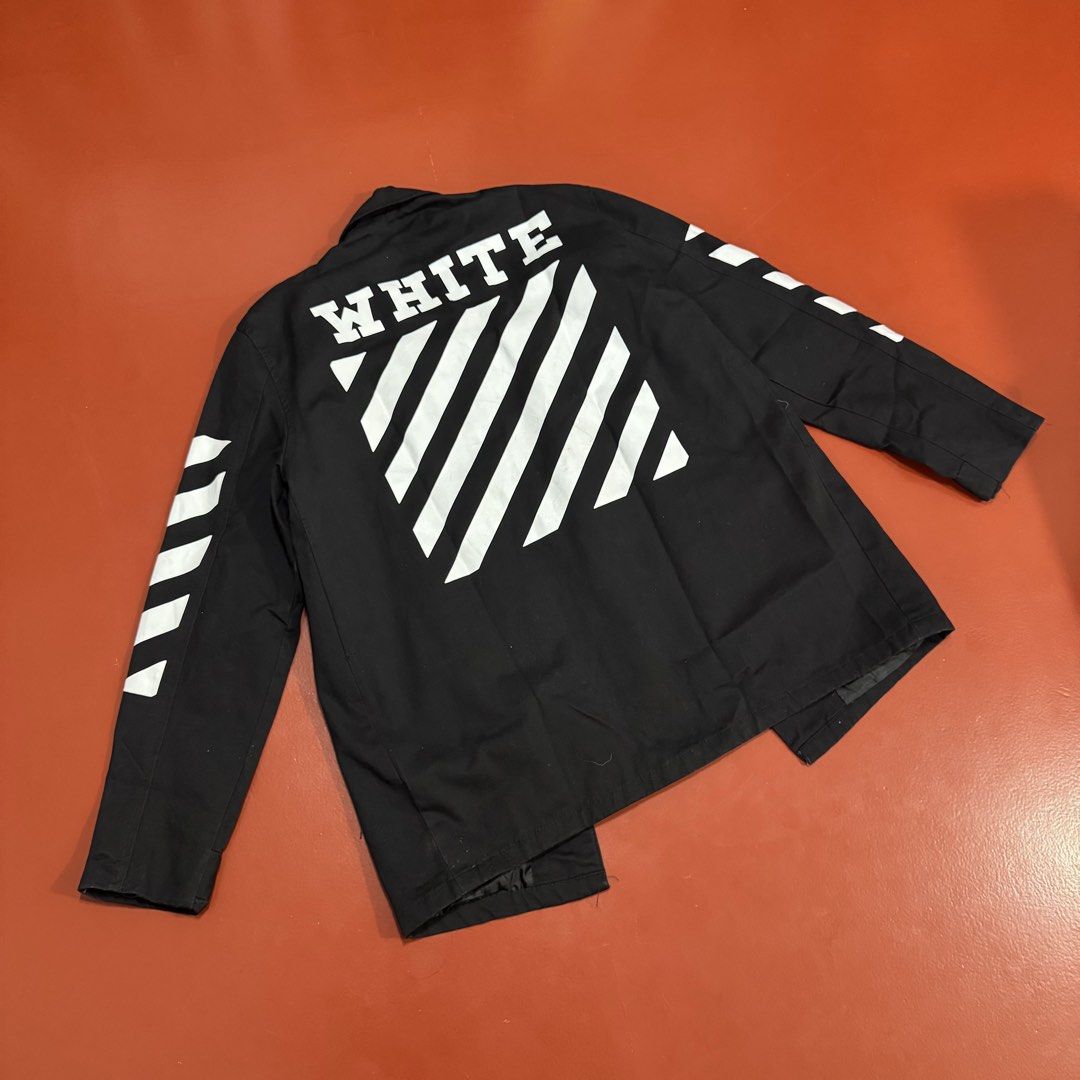 OFF WHITE UTILITY COAT JACKET (Category: Coats, Jackets and Outerwear) located in Pasig City. Submitted by buzzthrifty (Listing ID 1471000675, Image 1). Description: SIZE M-L 2-x29 EXCELLENT CONDITION MINIR WASH LANG .