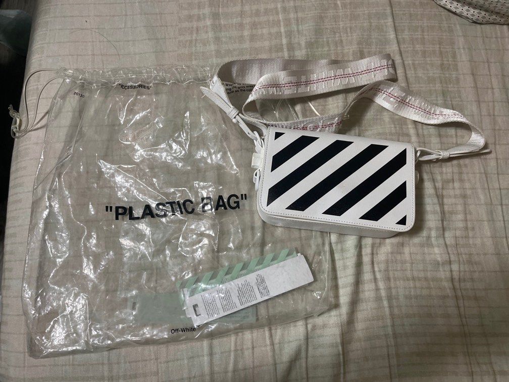 Off-White Diag Binderclip Cross Bag (Category: Luxury Bags & Wallets) located in Manila. Submitted by neloluu (Listing ID 1470977772, Image 1). Description: Off-white Diag Binder Clip Cross Bag - letting go of my pre-loved bag. It is in used condition, worn in special occasions and travels - check photos for flaws and manage your expectations please - comes with transparent dust bag and tags - 100% Authentic - Bought it in italy can do lalamove/j