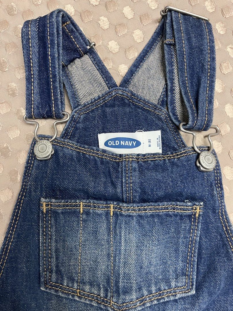 Old Navy Denim overall (Category: Coats, Jackets and Outerwear) located in Santa Cruz, Pampanga. Submitted by stfh_p (Listing ID 1471045471, Image 2). Description: Old Navy denim overalls for Kids (3-4 years old).