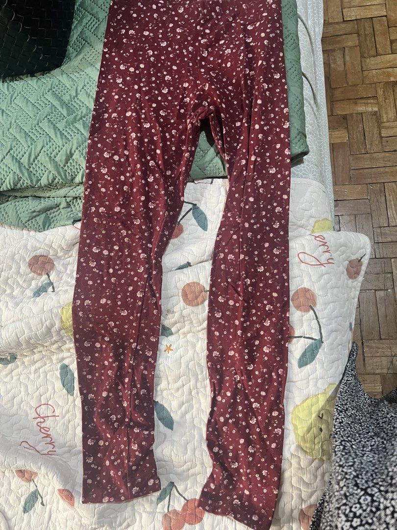 Old Navy Rose Red bottom (Category: Babies & Kids Fashion) located in Paranaque City. Submitted by arianem031087 (Listing ID 1470998974, Image 1). Description: Size: Xl (14-16) Gartherized waist Age: 5/6/7 maxum of 8.