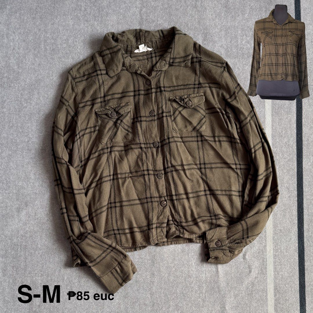 olive green plaid top (Category: Longsleeves) located in Baguio. Submitted by mapa_laku (Listing ID 1471050819, Image 1). Description: .