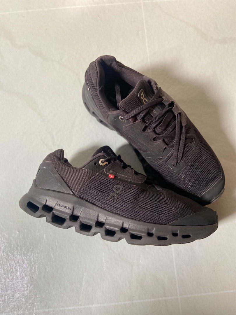 On Cloud On Running Cloudstratus triple Black (Category: Sneakers) located in Santo Niño. Submitted by neils_thr (Listing ID 1471023712, Image 2). Description: Mop: gcash Shipping via J&T express door to door delivery. Location : South Cotabato, Mindanao Pass sa takot sa shipping ..