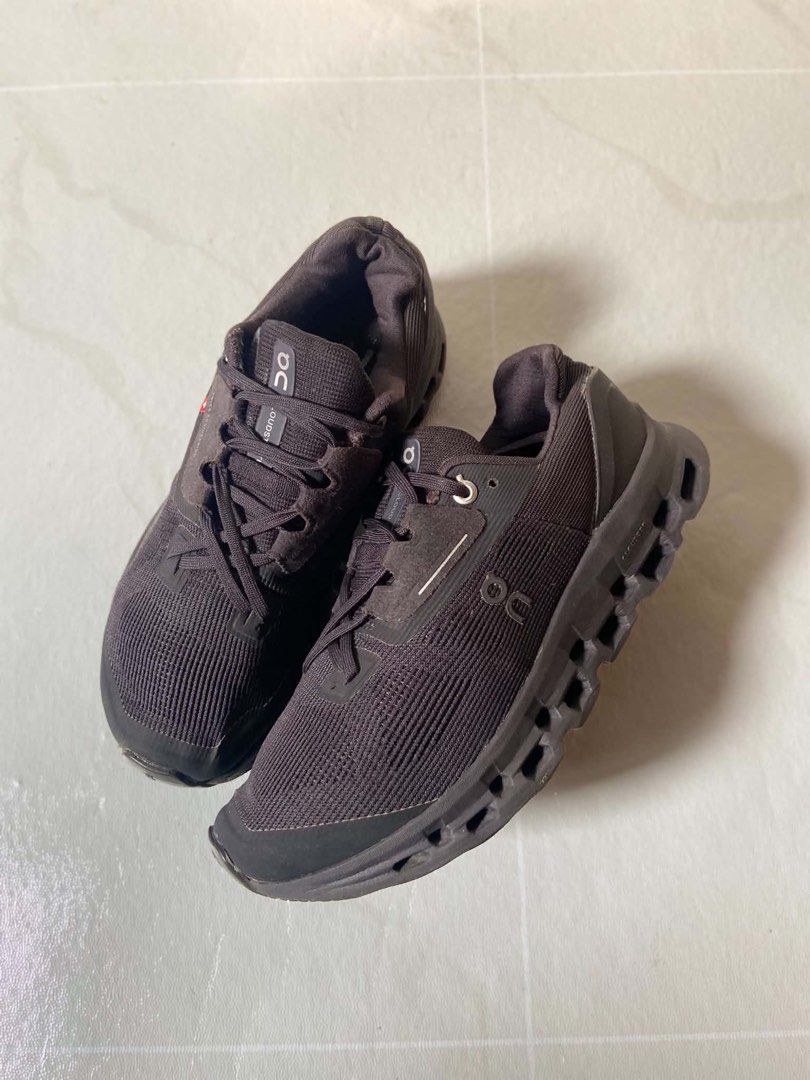 On Cloud On Running Cloudstratus triple Black (Category: Sneakers) located in Santo Niño. Submitted by neils_thr (Listing ID 1471023712, Image 3). Description: Mop: gcash Shipping via J&T express door to door delivery. Location : South Cotabato, Mindanao Pass sa takot sa shipping ..