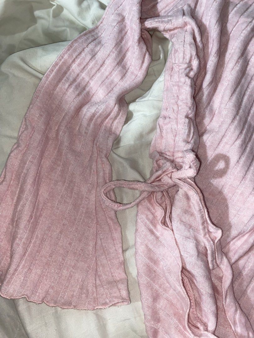 one shoulder ribbed asymmetrical top (Category: Longsleeves) located in Manila. Submitted by eff11 (Listing ID 1470995288, Image 2). Description: hello, ladies! i’m selling my personal preloved clothes🩷 ✨details: pink ribbed stretchy fabric ✨asymmetric hem with adjustable drawstring side tie ✨LARGE on tag ✨used once ✨with SHEIN pouch 📍pasay 🧾gcash / maribank 🚛 j&t .