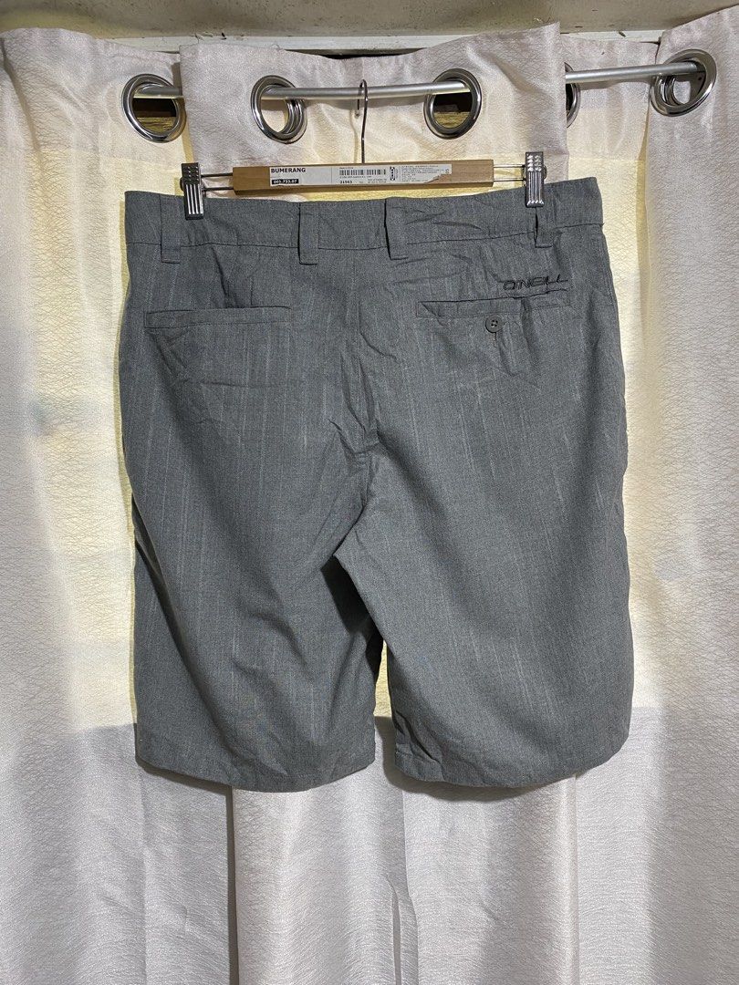O'Neill Walk Shorts (Category: Shorts) located in Davao. Submitted by VapenDrip (Listing ID 1471017629, Image 2). Description: O'Neill Walk Shorts Waist 34 Length 20.5 Excellet condition 350+sf.