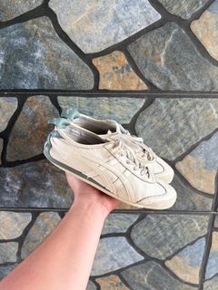 (Category: ) located in . Submitted by shoethriftengs (Listing ID 1471013334, Image 1). Description: .