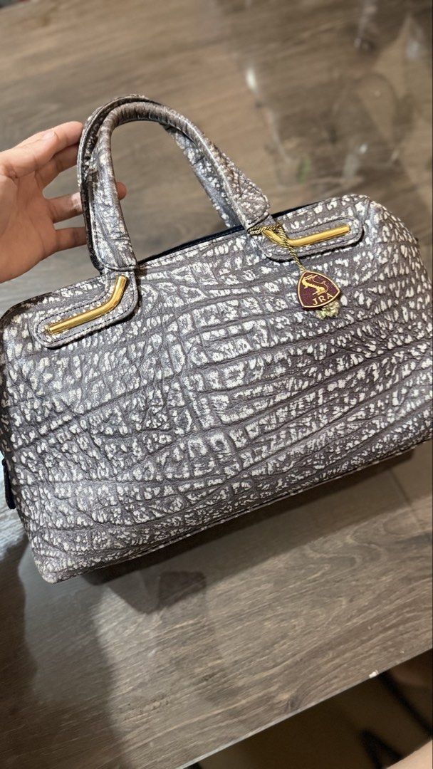 Orig JRA Antelope Leather Bag (Category: Luxury Bags & Wallets) located in Manolo Fortich. Submitted by luxebox_quin (Listing ID 1471086175, Image 1). Description: Peeloved Original price: ₱45,000.