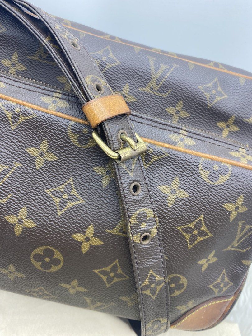 Orig Louis Vuitton Monogram Canvas Messenger Bag (Category: Luxury Bags & Wallets) located in Bacolod City. Submitted by chuchaystuffs (Listing ID 1470945442, Image 2). Description: - Authentic Louis Vuitton monogram canvas messenger bag - Classic brown monogram print with vintage tan leather trim - Dual zip compartments with fully functional gold-tone hardware - Adjustable shoulder strap for comfortable wear - Spacious interior perfect for daily