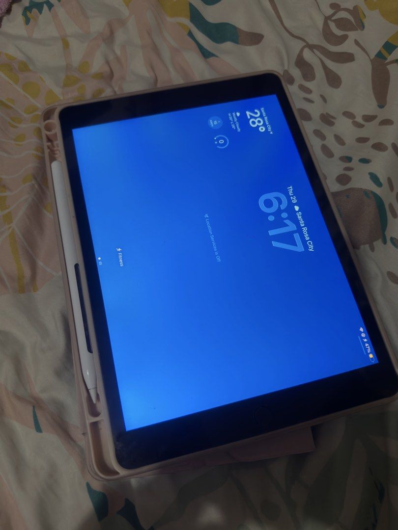 Original Apple iPad 9th Generation (256GB) (Category: iPad) located in Manila. Submitted by elle.sab (Listing ID 1471035472, Image 1). Description: FOR SALE: ORIGINAL iPad 9th Gen — 256GB Bought from Power Mac Center Complete with original box No issues whatsoever Runs smoothly and works perfectly! RFS: Not using it as much anymore and planning to upgrade. can do meetups in sta rosa laguna or manila! 💌 DM me for inquiries, or more photos!.