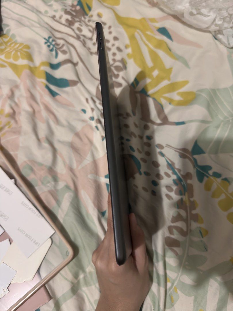 Original Apple iPad 9th Generation (256GB) (Category: iPad) located in Manila. Submitted by elle.sab (Listing ID 1471035472, Image 3). Description: FOR SALE: ORIGINAL iPad 9th Gen — 256GB Bought from Power Mac Center Complete with original box No issues whatsoever Runs smoothly and works perfectly! RFS: Not using it as much anymore and planning to upgrade. can do meetups in sta rosa laguna or manila! 💌 DM me for inquiries, or more photos!.