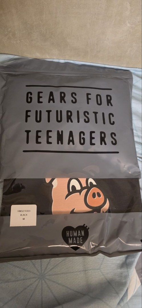 Original authentic Human made pig graphic tshirt (Category: Tshirts & Polo Shirts ) located in Manila. Submitted by cece.shopp (Listing ID 1471023610, Image 1). Description: Human made pig graphic tshirt 5500 size medium Authentic brand new.