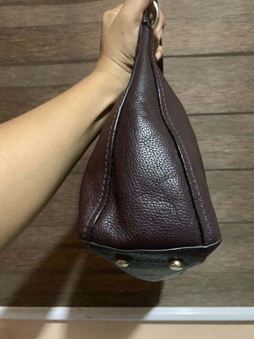 Original Coach Shoulder Bag (Category: Shoulder Bags) located in Aliaga. Submitted by ukaybags2428 (Listing ID 1470992362, Image 3). Description: Medium Ganda nito .
