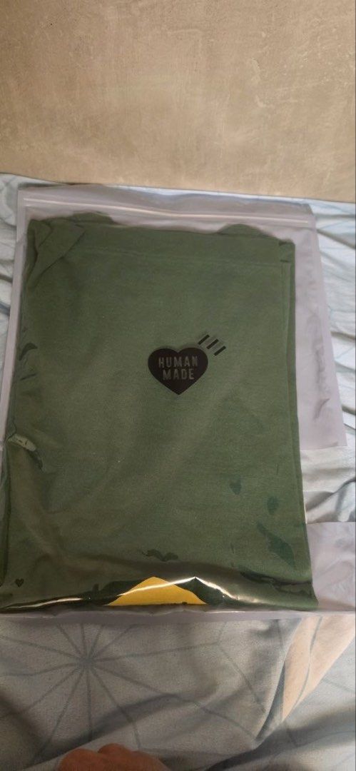 Original Human made green graphic tshirt size medium (Category: Tshirts & Polo Shirts ) located in Manila. Submitted by cece.shopp (Listing ID 1471023374, Image 2). Description: Human made green graphic tshirt 5000 size medium Authentic- brandnew.