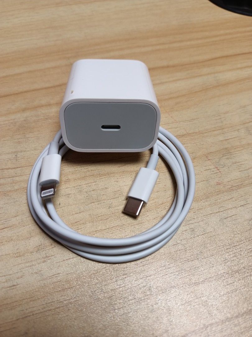 Original iPhone charger 35 watts type c to lightning cable (Category: Other Mobile & Gadget Accessories) located in Davao. Submitted by grandforest-5089 (Listing ID 1470984136, Image 2). Description: original iPhone charger 35 watts type c to lightning cable fast charger no issue in good condition we deliver via lbc or jnt no cash on delivery payment first i can update every step took vedios and pic before shipping pm if interested.
