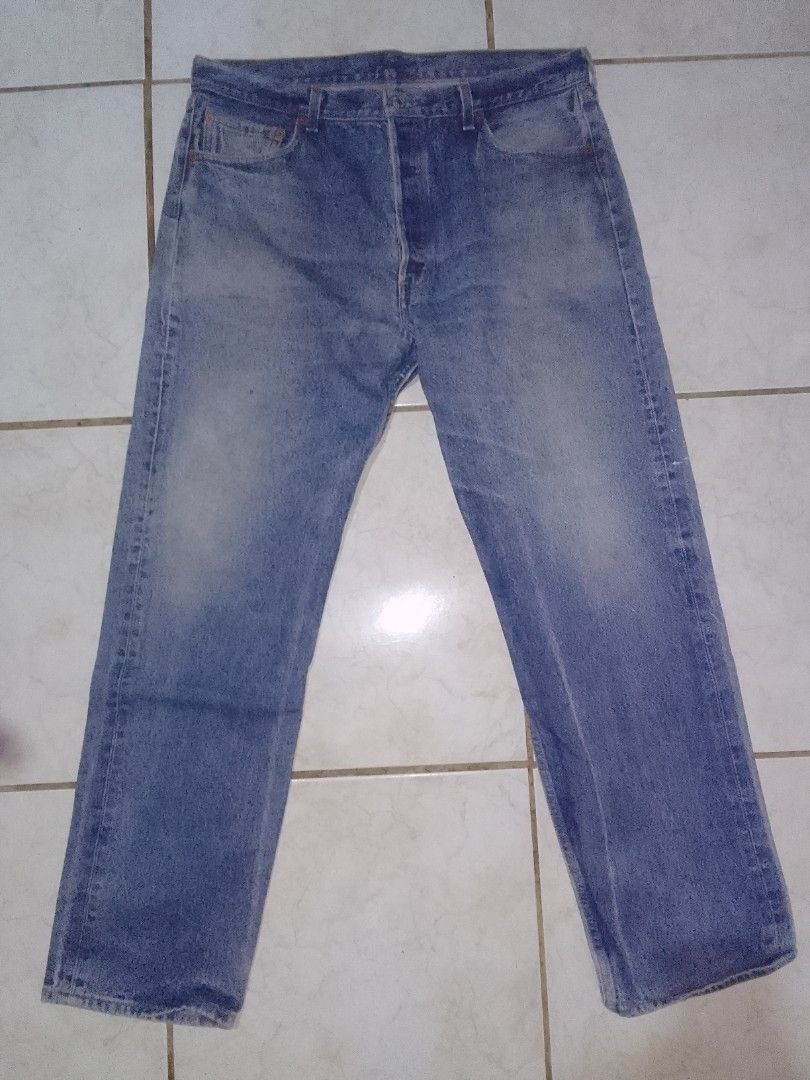 Original Levi Denim Jeans Size 36 (Category: Jeans) located in Baguio. Submitted by eskimoprime (Listing ID 1471086397, Image 3). Description: Notes: - Measurements in pics - In good condition - Purchased in the U.S. - Feel free to pm for more pics.