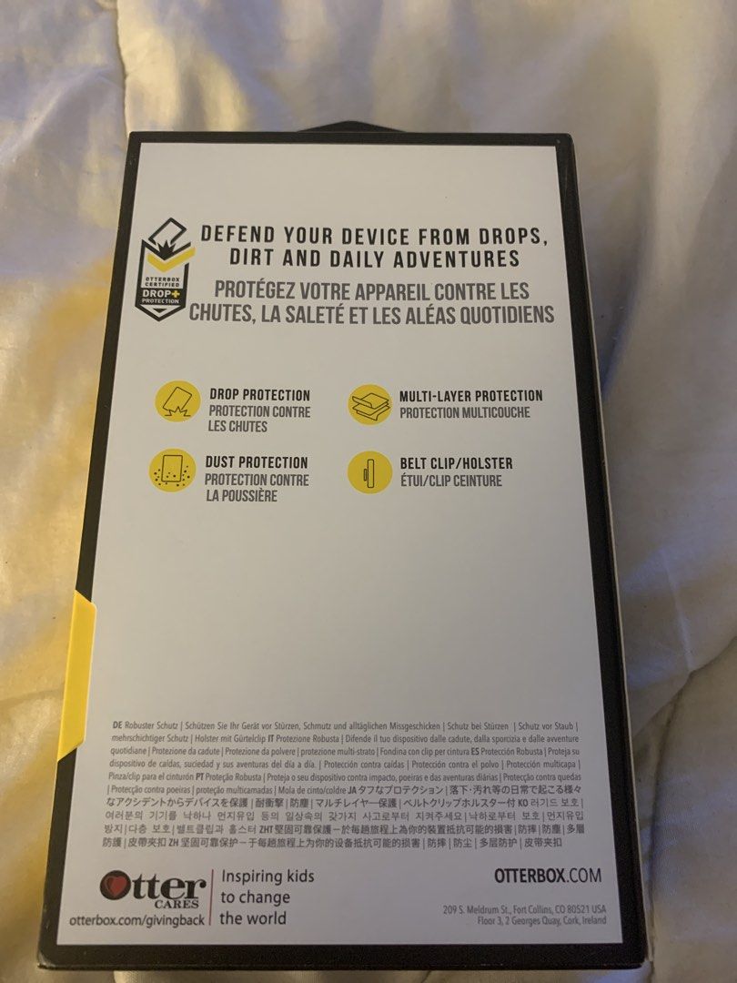Original outer box case for S8+ (Category: Cases & Sleeves) located in Mandaluyong City. Submitted by luxitemsph (Listing ID 1471073557, Image 2). Description: Brand new otter box for samsung s8+ defender series rugged protection screenless edition Original price is 2500 Selling for only 800 pesos.