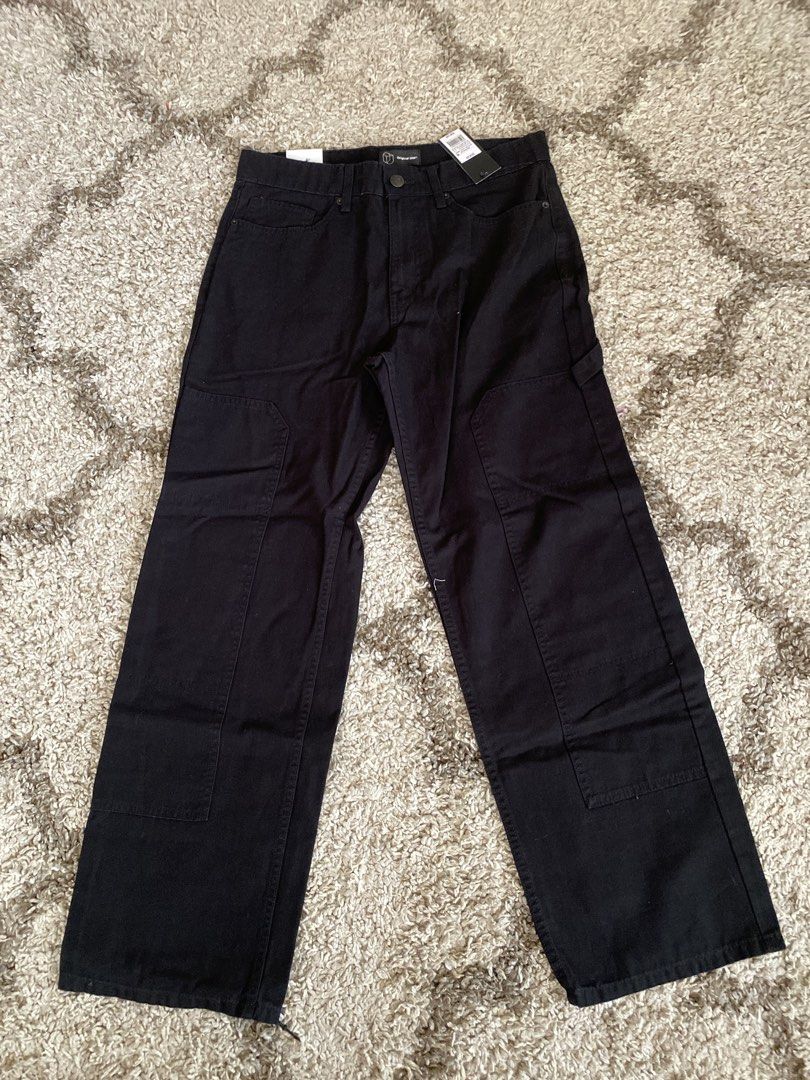 Original Use Black Relaxed Carpenter Pants Size 32x32 (Category: Jeans) located in Batangas. Submitted by lux_kimmy (Listing ID 1470969674, Image 2). Description: - Brand: Unused with original store tags - Size: 32x32 - Color: Black - Fit: Relaxed fit carpenter pants - Style: Classic utility design featuring practical side pockets and hammer loop detail - Condition: Brand new, never worn.