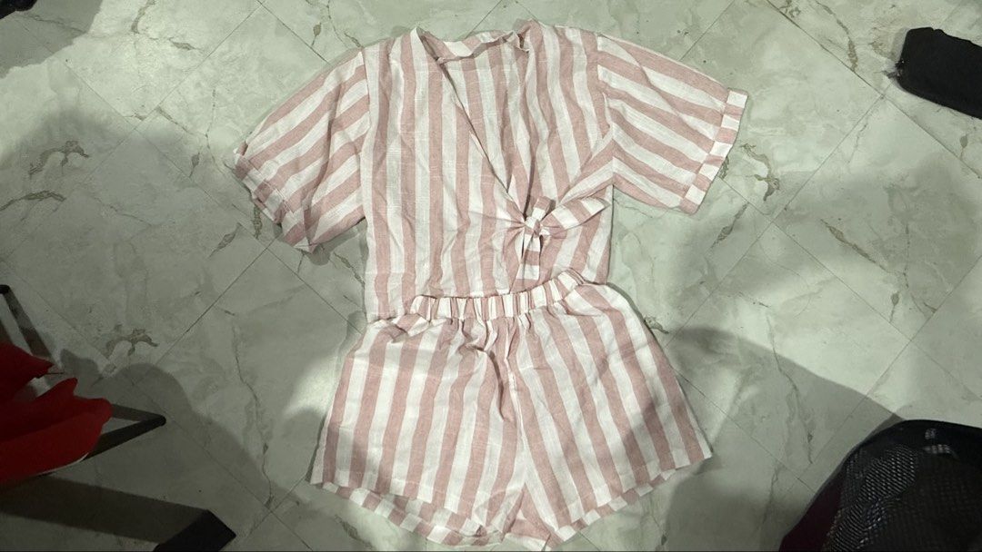 Overlap Kimono Style Linen Coords (Category: Sets or Coordinates) located in Quezon City. Submitted by dinesaur (Listing ID 1471075566, Image 2). Description: L-XL max fit of waist is 34.