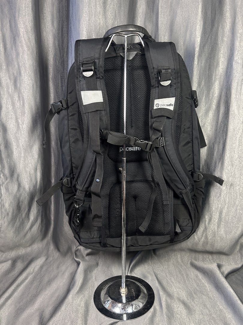 Pacsafe Venturesafe 25L Anti-Theft Backpack (Category: Backpacks) located in General Mariano Alvarez. Submitted by manosegunda4117 (Listing ID 1471020181, Image 2). Description: Pacsafe Venturesafe 25L Anti-Theft Backpack • Brand & Style: Black anti-theft travel backpack made by Pacsafe. • Anti-Theft Technology: Equipped with wire-reinforced slashguard straps, eXomesh slashguard material to prevent cutting, lockable/secure zipper systems, and RFI
