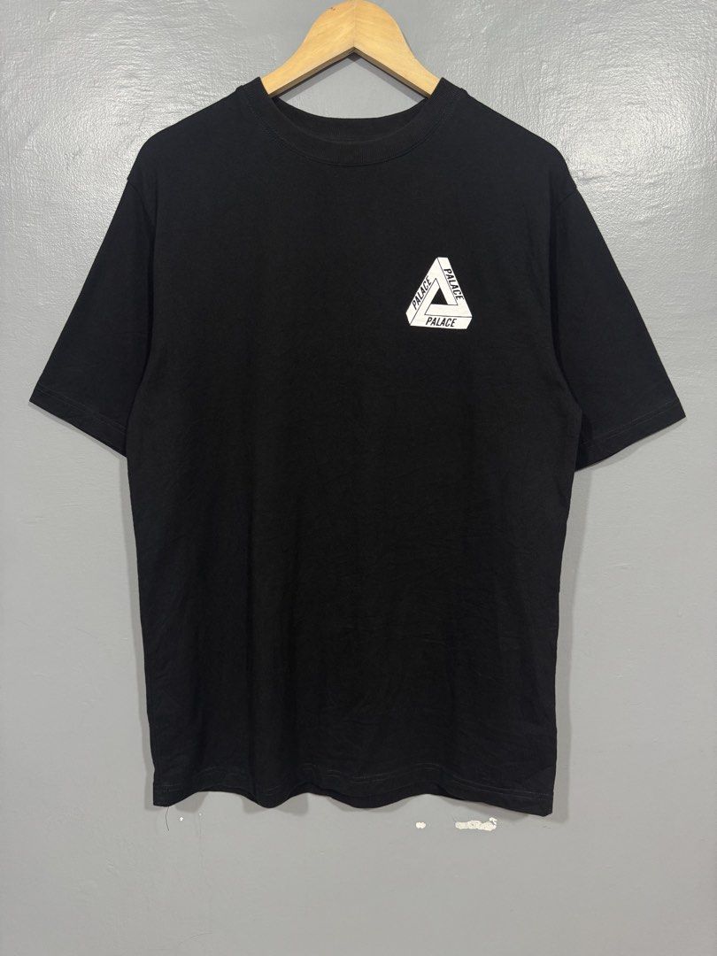 Palace - Tri Ferg OG Logo (Category: Tshirts & Polo Shirts ) located in Manila. Submitted by sophisticatedgoons (Listing ID 1471046823, Image 2). Description: Palace Tri Ferg OG Logo Size: XL fits Large Dimes: 21 x 30 Very good condition No issue.