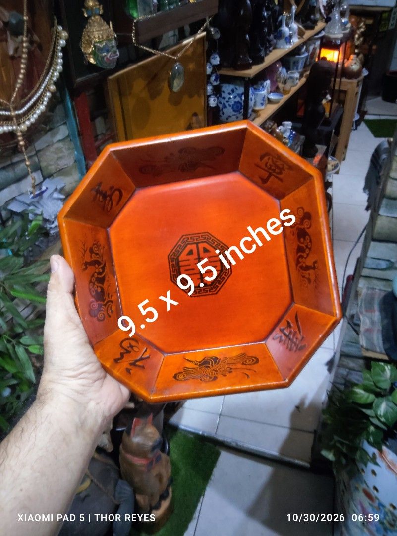 Palgakban: Korean Lacquered Wooden Octagonal Footed Tray (Category: Other Kitchenware & Tableware) located in Valenzuela. Submitted by mighthor0526 (Listing ID 1471114044, Image 3). Description: Measurements on photos provided Preloved item, no issue Payment thru Gcash or Abono by Lalamove rider Delivery by rider or shipping will be shouldered by the buyer Pm me if interested .