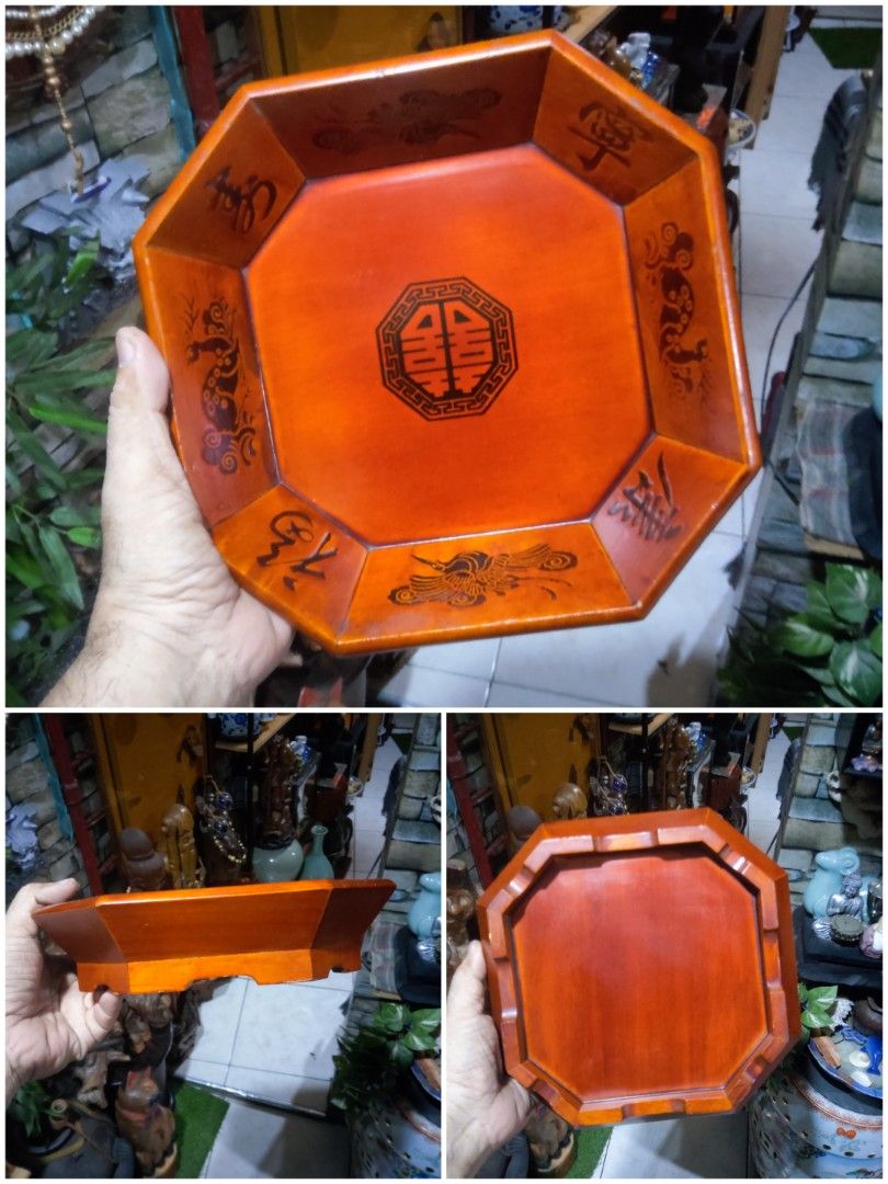Palgakban: Korean Lacquered Wooden Octagonal Footed Tray (Category: Other Kitchenware & Tableware) located in Valenzuela. Submitted by mighthor0526 (Listing ID 1471114044, Image 1). Description: Measurements on photos provided Preloved item, no issue Payment thru Gcash or Abono by Lalamove rider Delivery by rider or shipping will be shouldered by the buyer Pm me if interested .